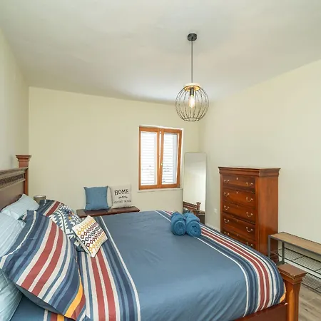 Pero & Jele فيلة